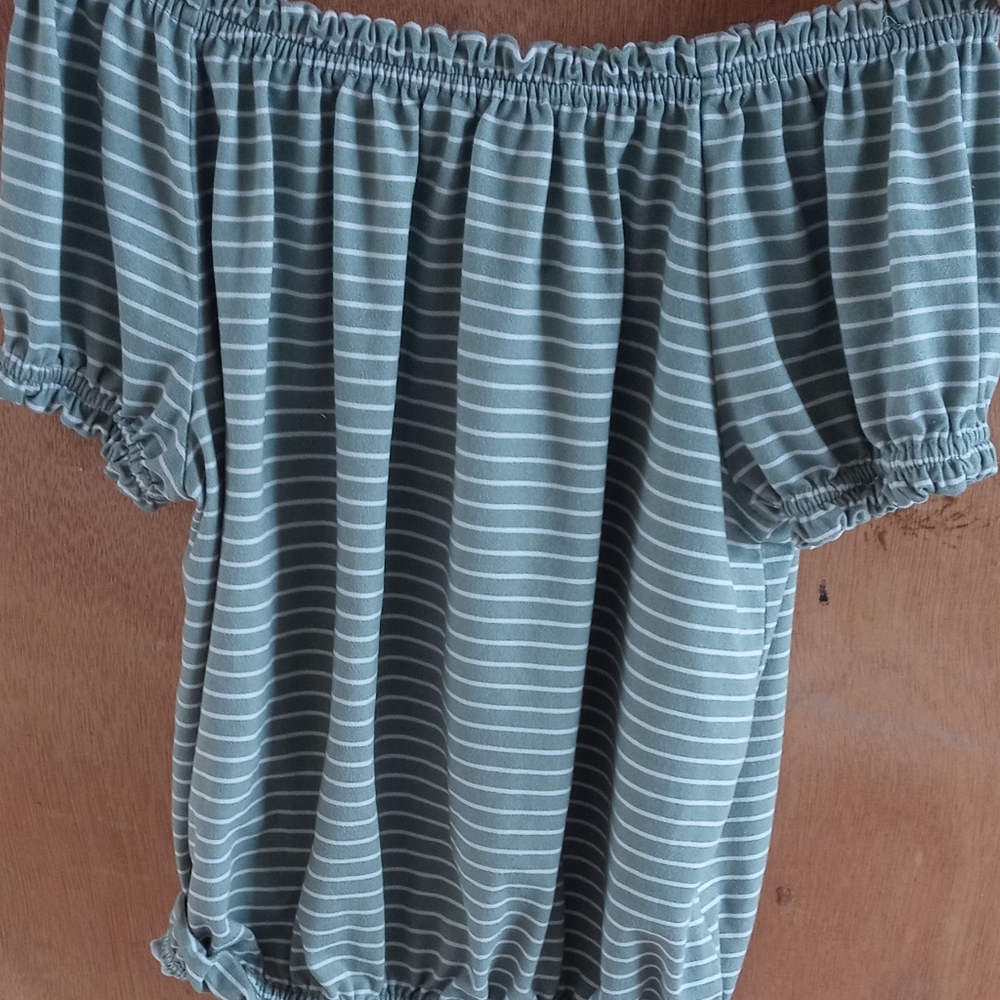 kids striped green and white croped shirt